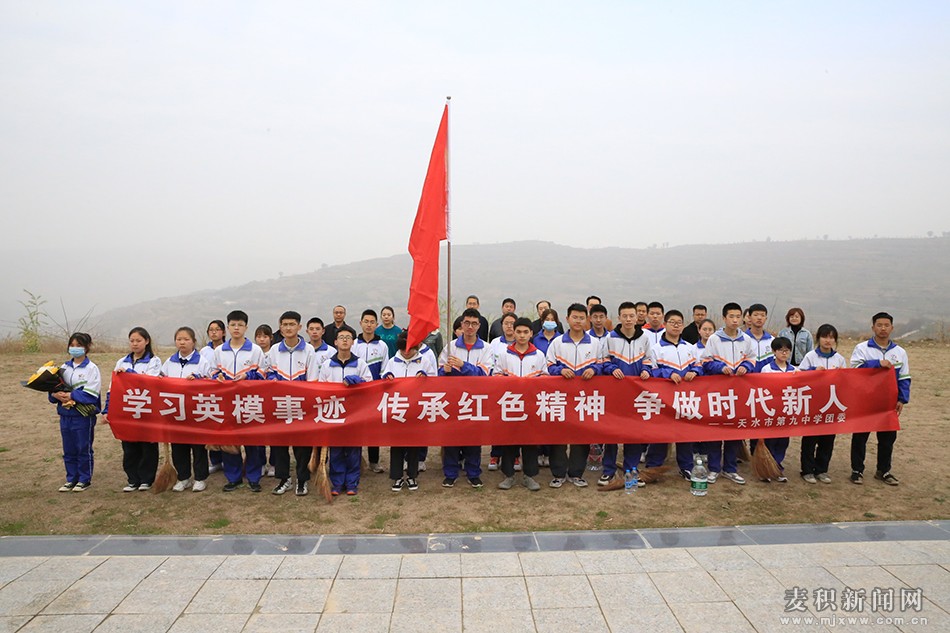 242cef6fc113fe5ad087b8af7550e73.jpg